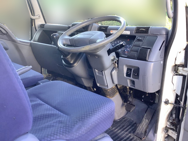 三菱ふそうキャンター冷凍車（冷蔵車）小型（2t・3t）[写真26]