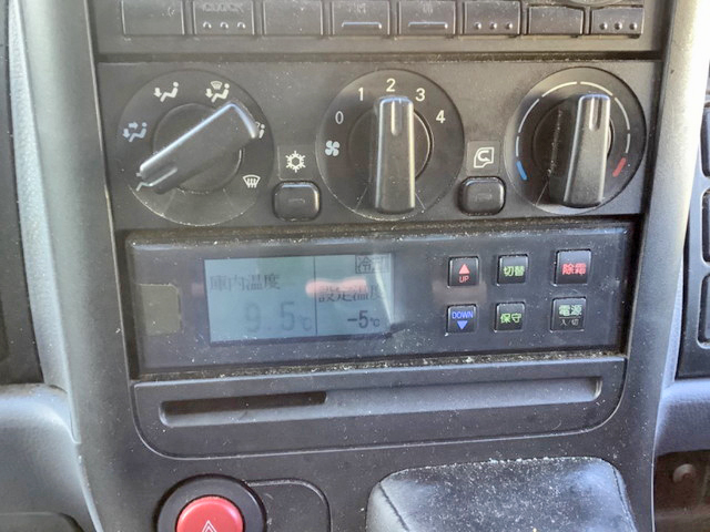 三菱ふそうキャンター冷凍車（冷蔵車）小型（2t・3t）[写真37]