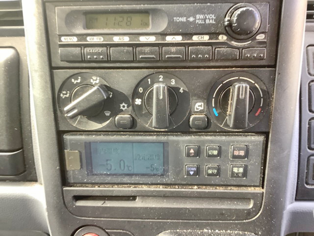 三菱ふそうキャンター冷凍車（冷蔵車）小型（2t・3t）[写真38]