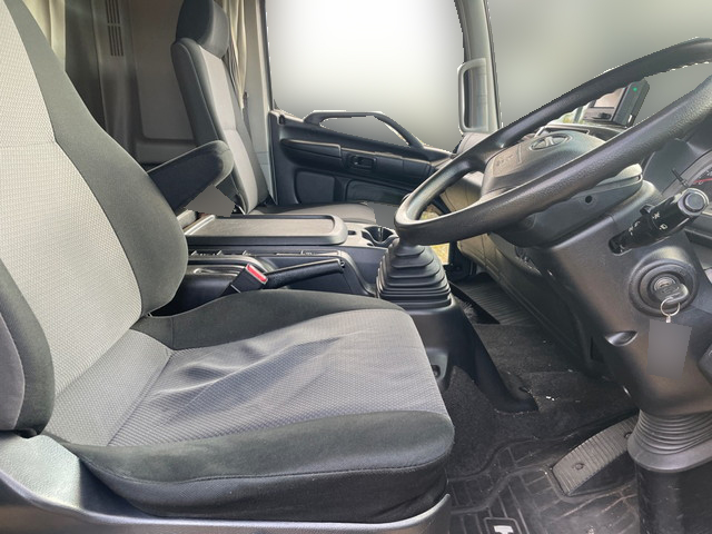 日野レンジャー冷凍車（冷蔵車）中型（4t）[写真16]