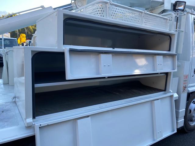 いすゞエルフ高所作業車小型（2t・3t）[写真10]