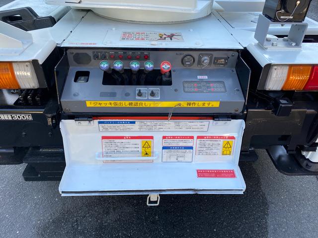 いすゞエルフ高所作業車小型（2t・3t）[写真17]