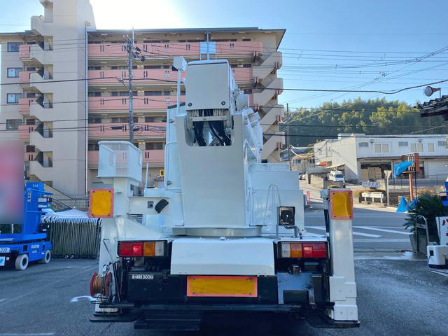 いすゞエルフ高所作業車小型（2t・3t）[写真04]