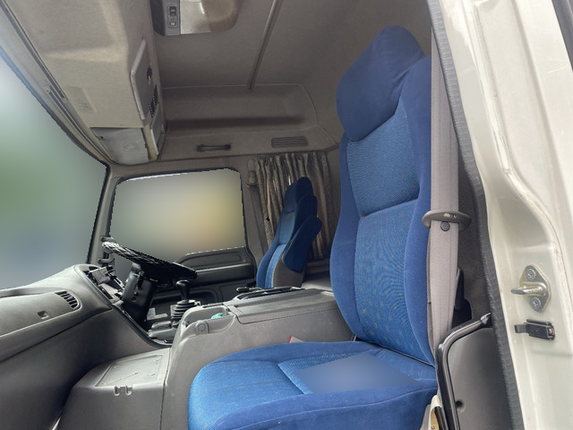 いすゞギガトレーラーヘッド（トラクターヘッド）大型（10t）[写真16]