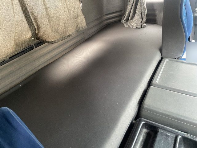 いすゞギガトレーラーヘッド（トラクターヘッド）大型（10t）[写真19]