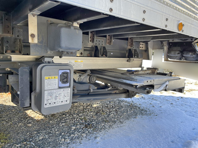 三菱ふそうファイターアルミバン中型（4t）[写真18]