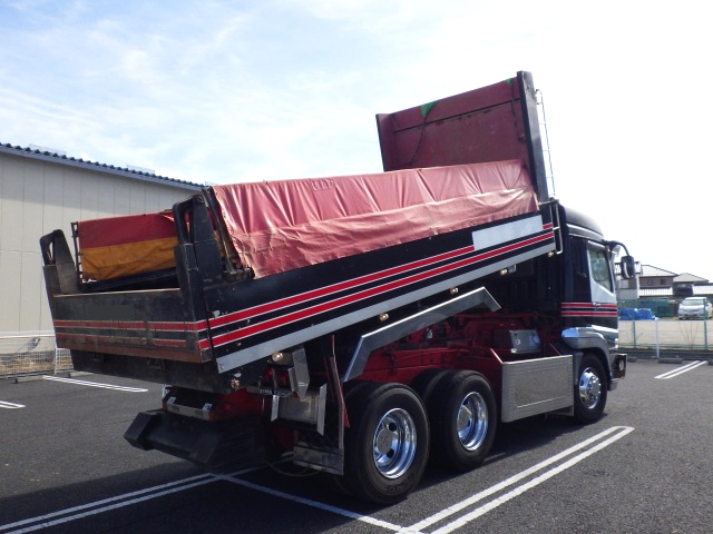 三菱ふそうスーパーグレートダンプ大型（10t）[写真02]