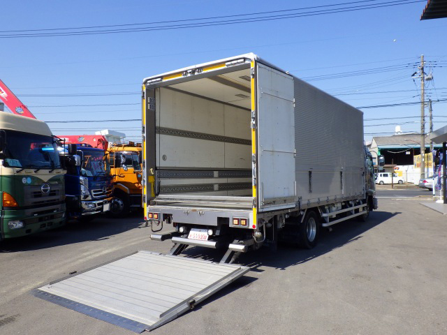 いすゞフォワード冷蔵冷凍ウイング増トン（6t・8t）[写真02]