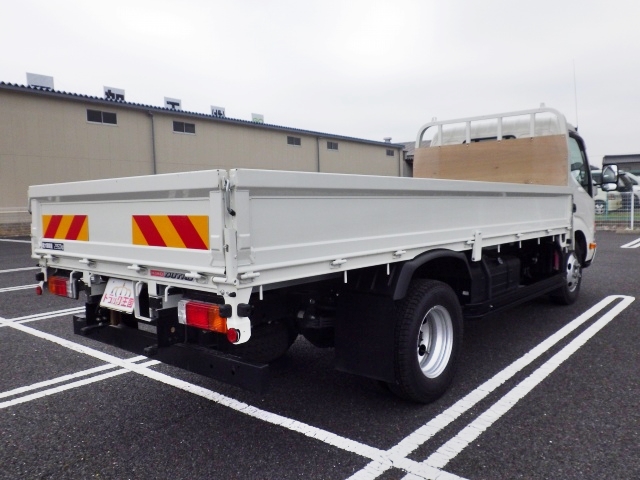 日野デュトロ平ボディ小型（2t・3t）[写真02]