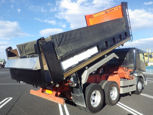 三菱ふそうスーパーグレートダンプ大型（10t）[写真02]