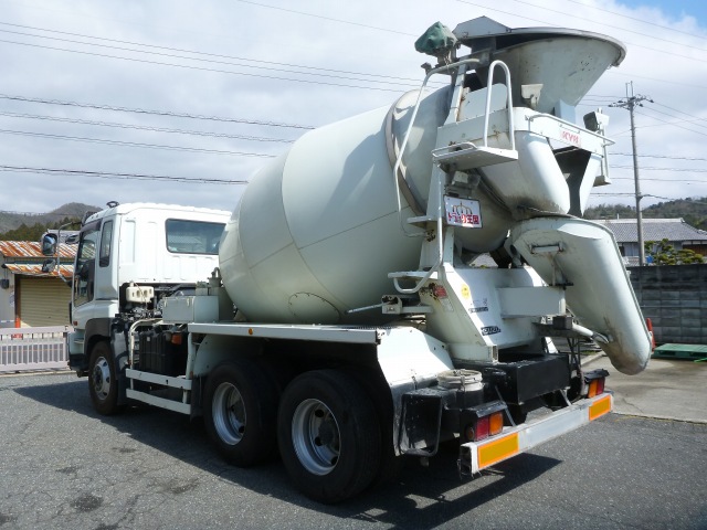 いすゞギガミキサー車（コンクリートミキサー）大型（10t）[写真02]