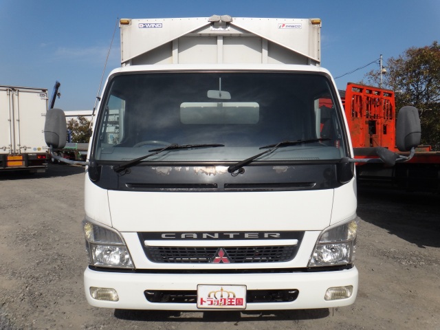 三菱ふそうキャンターアルミウイング小型（2t・3t）[写真02]