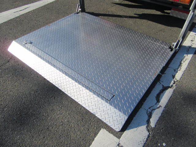 日産アトラス平ボディ小型（2t・3t）[写真15]