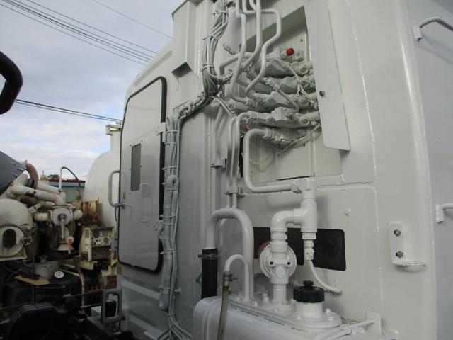 日野レンジャーパッカー車（塵芥車）中型（4t）[写真17]