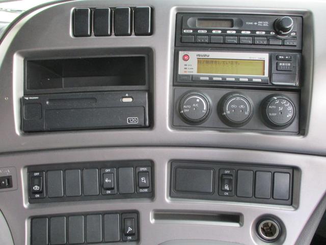 UDトラックスクオンバキュームカー大型（10t）[写真12]