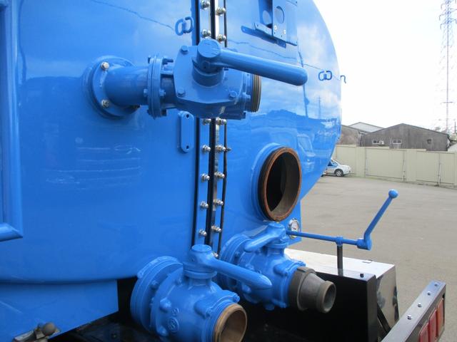 UDトラックスクオンバキュームカー大型（10t）[写真38]