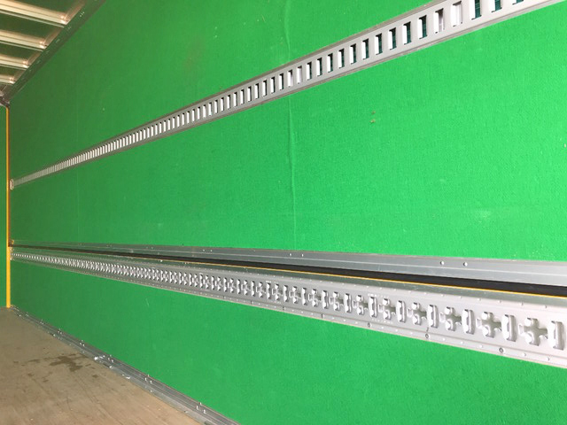 いすゞフォワードアルミウイング中型（4t）[写真17]