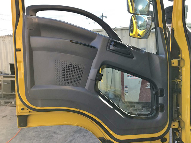 いすゞフォワードアルミウイング中型（4t）[写真28]