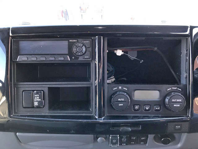 いすゞフォワードアルミウイング中型（4t）[写真36]