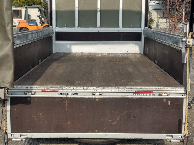 トヨタトヨエース幌車小型（2t・3t）[写真13]