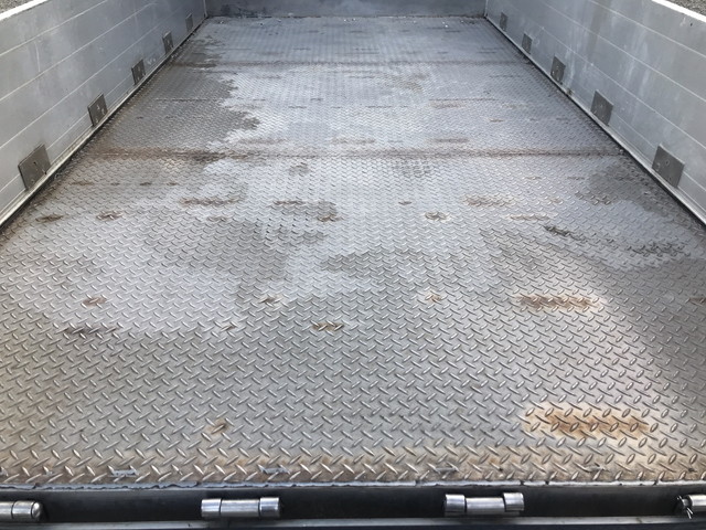 いすゞエルフアルミブロック小型（2t・3t）[写真11]