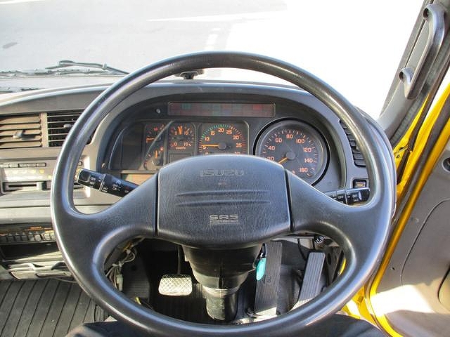 いすゞフォワード高圧洗浄車中型（4t）[写真11]