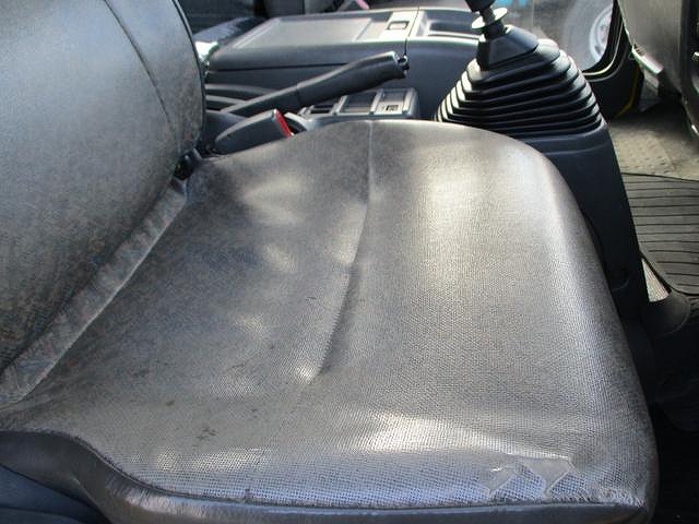 いすゞフォワード高圧洗浄車中型（4t）[写真12]