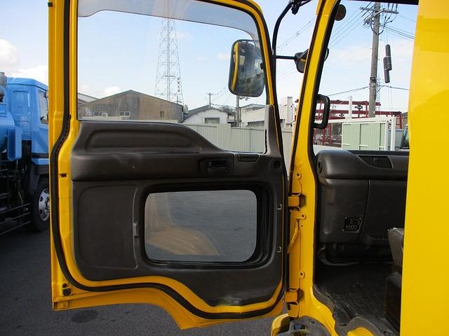 いすゞフォワード高圧洗浄車中型（4t）[写真17]