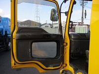 いすゞフォワード高圧洗浄車中型（4t）[写真17]