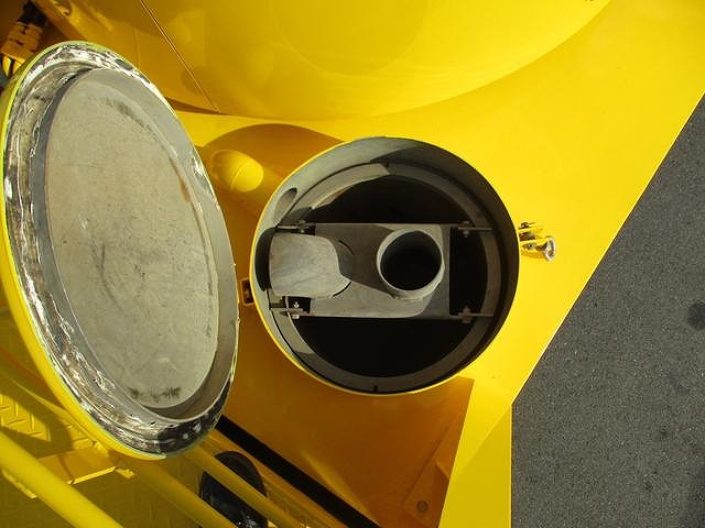 いすゞフォワード高圧洗浄車中型（4t）[写真35]