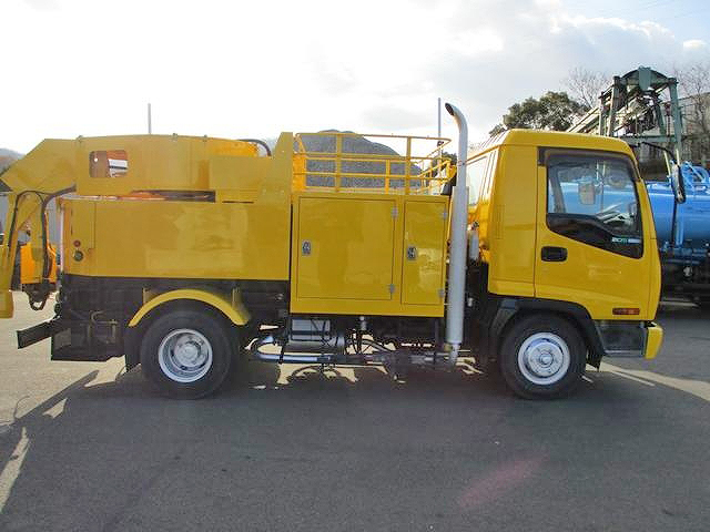 いすゞフォワード高圧洗浄車中型（4t）[写真07]