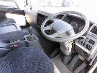 三菱ふそうファイターアルミウイング中型（4t）[写真11]