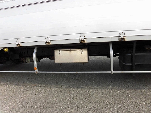 三菱ふそうファイターアルミウイング中型（4t）[写真22]