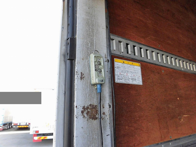 三菱ふそうファイターアルミウイング中型（4t）[写真07]