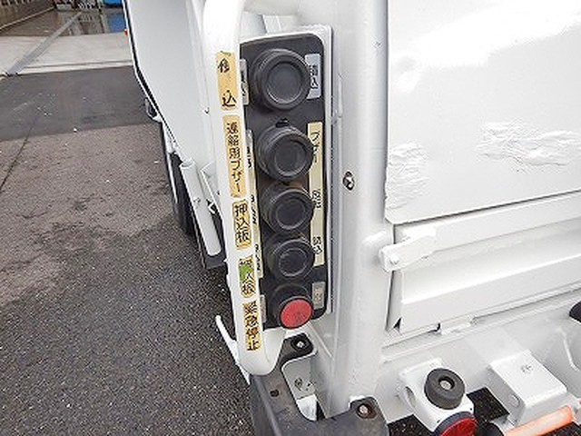日野デュトロパッカー車（塵芥車）小型（2t・3t）[写真16]