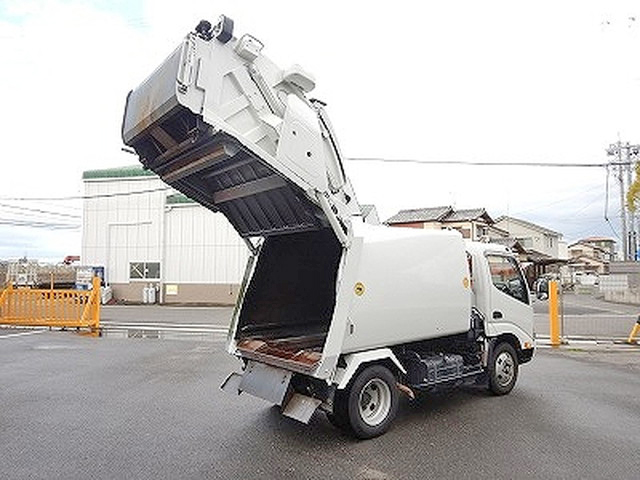 日野デュトロパッカー車（塵芥車）小型（2t・3t）[写真06]