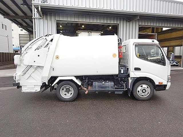日野デュトロパッカー車（塵芥車）小型（2t・3t）[写真08]