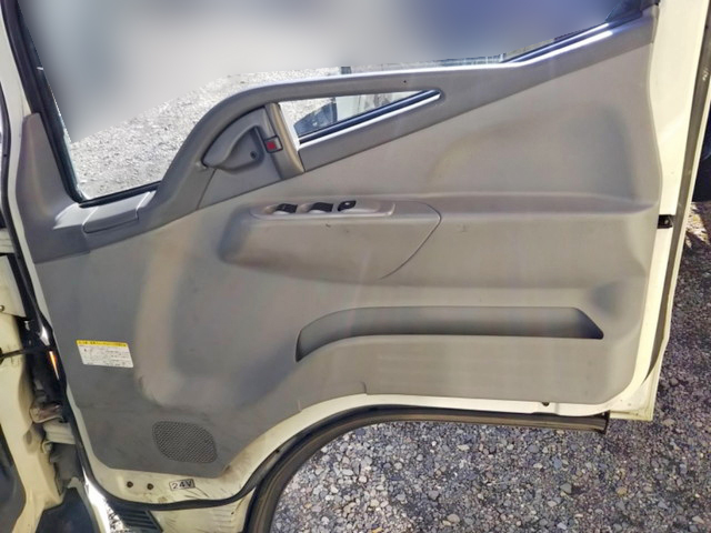 三菱ふそうキャンター平ボディ小型（2t・3t）[写真26]