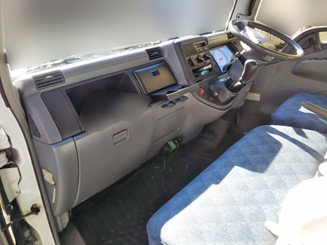 三菱ふそうキャンター平ボディ小型（2t・3t）[写真27]