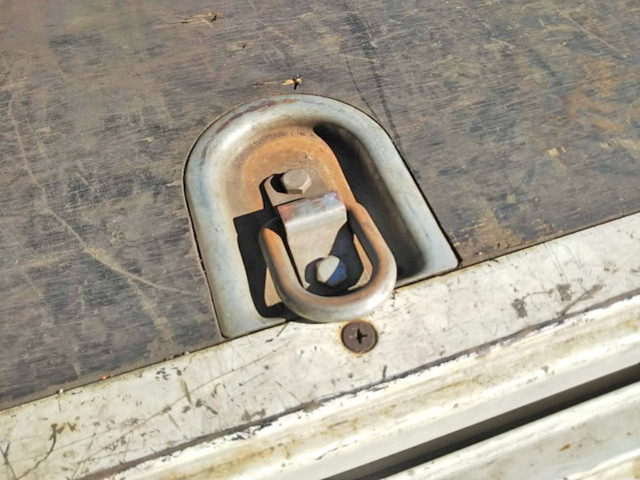 三菱ふそうキャンター平ボディ小型（2t・3t）[写真08]