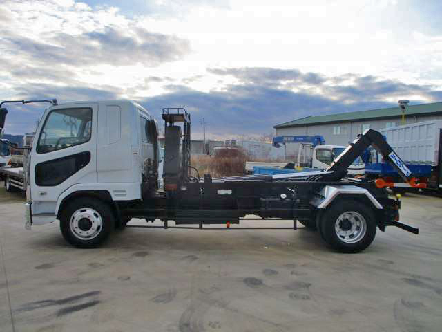 三菱ふそうファイターコンテナ専用車増トン（6t・8t）[写真12]