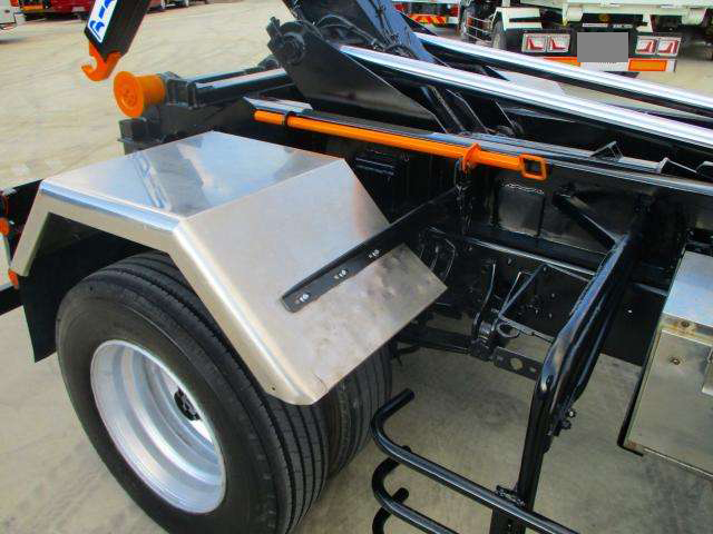 三菱ふそうファイターコンテナ専用車増トン（6t・8t）[写真18]