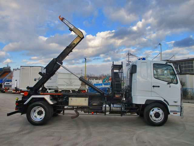 三菱ふそうファイターコンテナ専用車増トン（6t・8t）[写真09]