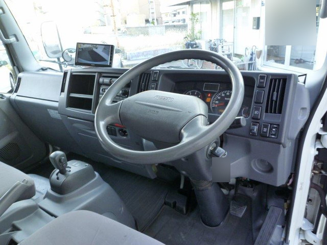 日産アトラスパネルバン小型（2t・3t）[写真11]