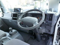 日産アトラスパネルバン小型（2t・3t）[写真11]