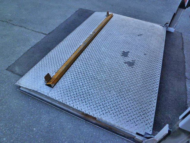 日産アトラスパネルバン小型（2t・3t）[写真21]