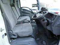 日産アトラスパネルバン小型（2t・3t）[写真09]