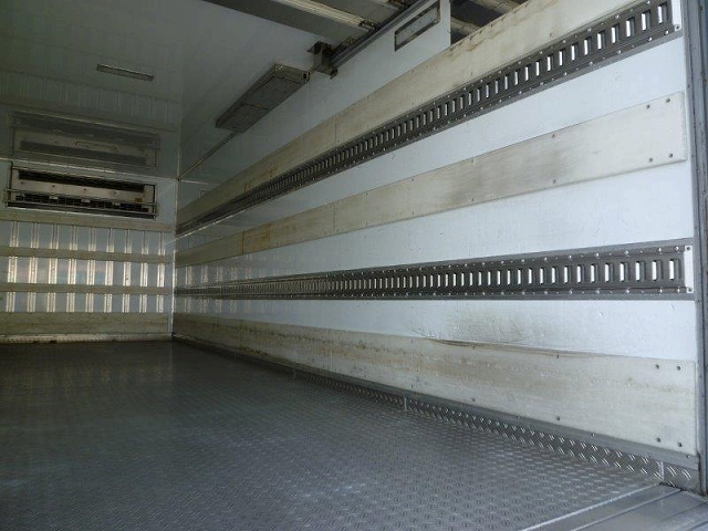 いすゞフォワード冷凍車（冷蔵車）中型（4t）[写真10]