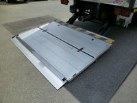 いすゞフォワード冷凍車（冷蔵車）中型（4t）[写真13]