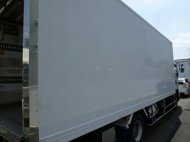 いすゞフォワード冷凍車（冷蔵車）中型（4t）[写真16]